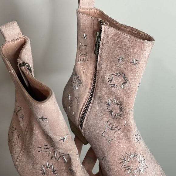 Free People | Bowers Pink Suede Star Embroidered Western Booties Size 7.5 NWOB - Picture 5 of 7